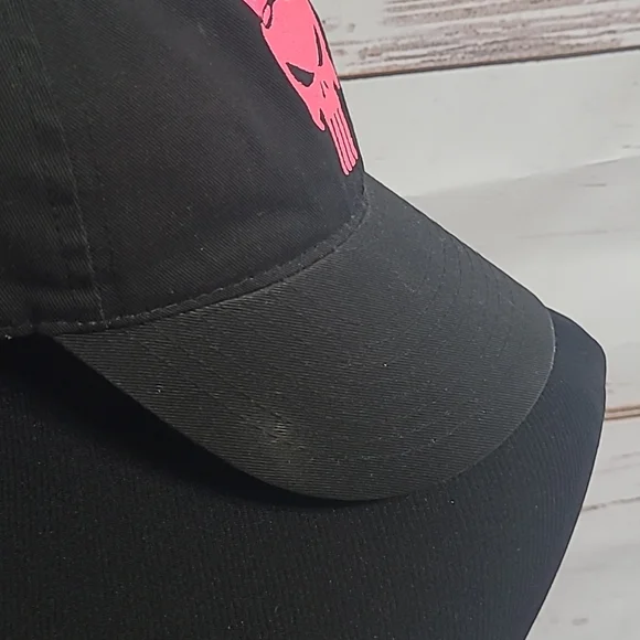 Skull with Bow cap - Picture 2 of 4